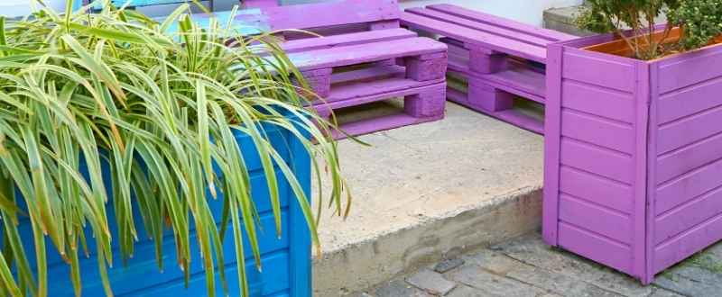 what is a planter bench
